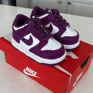Nike Kids Sneakers in Purple and White
